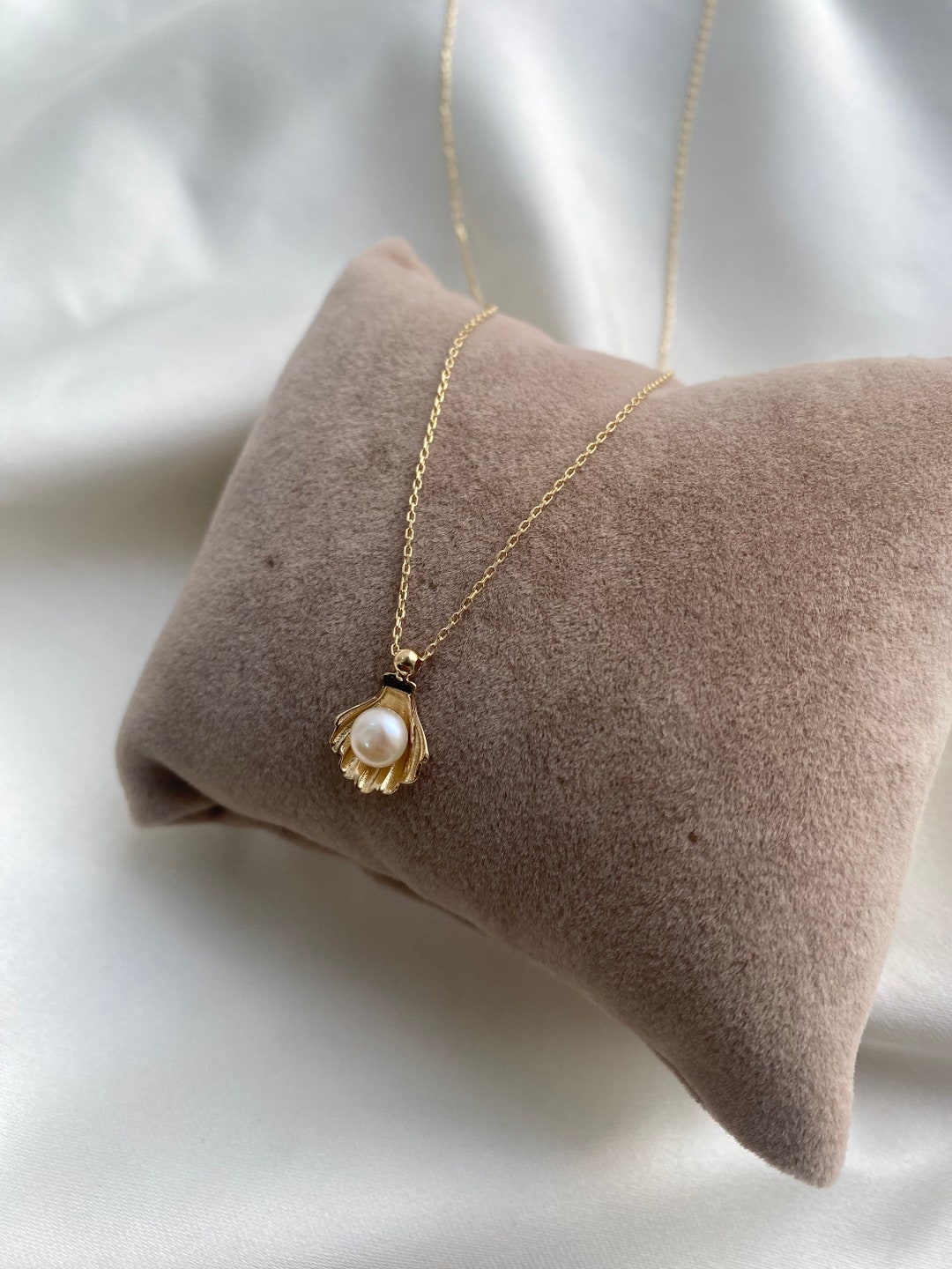 14k Solid Gold Seashell Necklace Gold White Pearl Shell Necklace Gold Oyster Necklace Gold