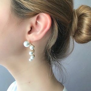 Statement pearl earrings, bridal earrings, unique pearl earrings, drop earrings, geometric earrings, design earrings, wedding earrings, gift