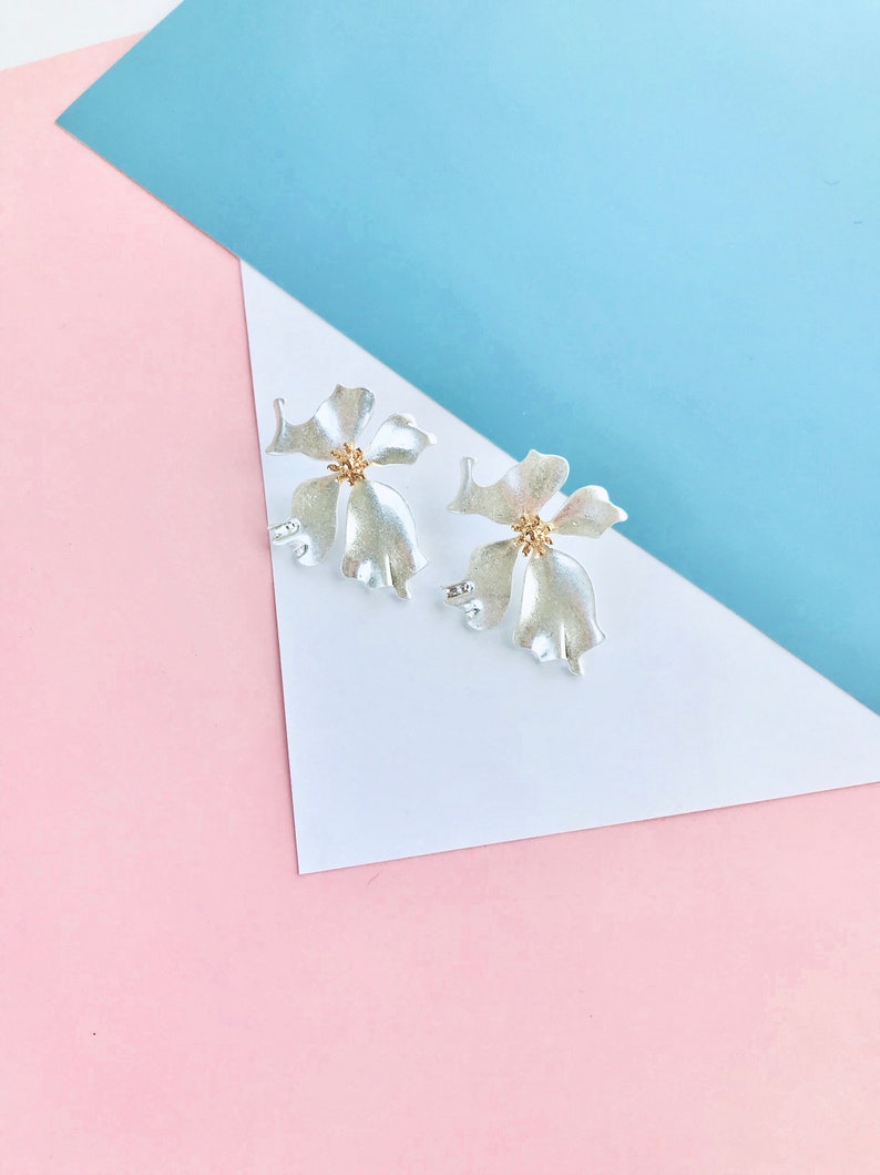 minimalistic earrings. Gold flower earrings bohemian flower earrings statement earrings gold floral earrings flower stud earrings