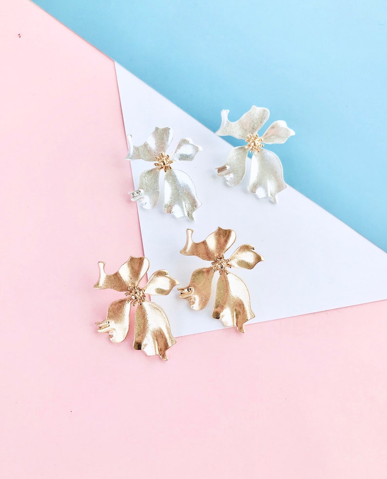 minimalistic earrings. Gold flower earrings bohemian flower earrings statement earrings gold floral earrings flower stud earrings
