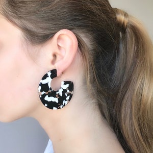 Black and white hoop earrings, black and white geometric earrings, statement acrylic earrings, modern black and white earrings