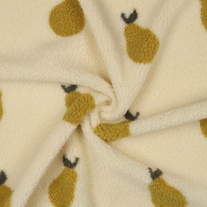 Peut inclure: Tissu crème avec un motif répété de poires jaune-vert avec des tiges gris foncé. Le tissu a un aspect doux et texturé, suggérant un matériau douillet comme la polaire ou le sherpa. Les poires sont espacées uniformément sur la surface.