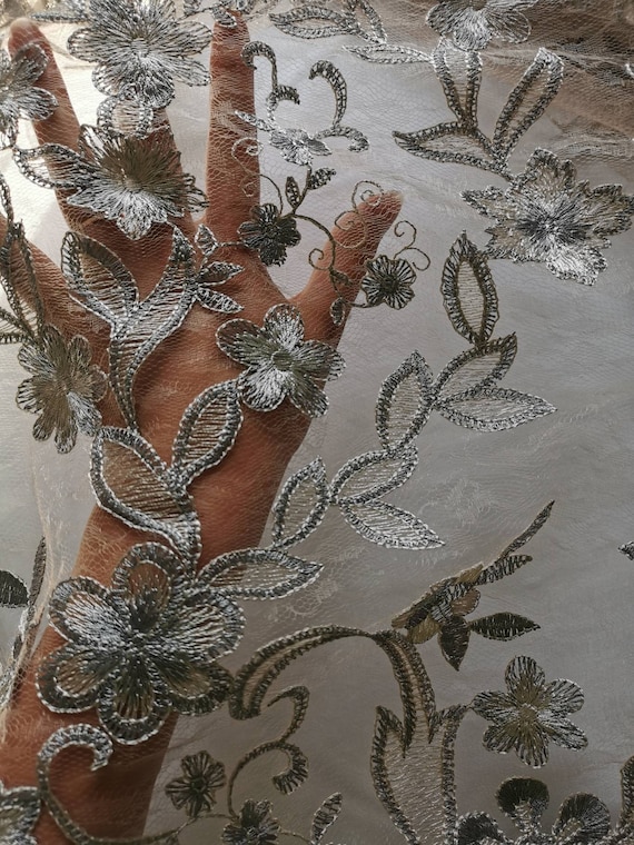 Edle Cremefarbene Spitze Meterware gestickt / bestickt creme grau elfenbein Hochzeitsspitze Brautkleidspitze Blumenmädchen Taufkleid