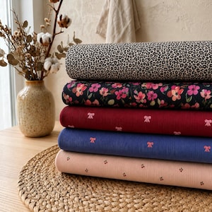 Feincord Stoff 100 % Baumwolle | Leo Babycord | Blumenstoff | Schleifen Stoff | Kirschstoff | Cordstoff Meterware | 150 g/m