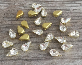 Clear Crystal 10x6mm bezeled pear shape rhinestones in brass settings, 6 pieces BV-0927