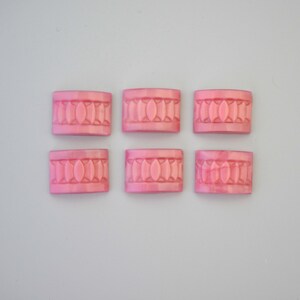 18x13mm Opaque Pink Engraved Glass Vintage Flat Back Rectangle Cabs, Art Deco Cabochons, Czech Glass (FB051) - 4 Pieces