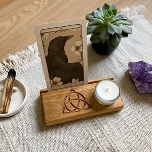 Houten kaart- en theelichthouder met triquetra-motief, orakelkaart, tarotkaart, illustratie of fotohouder in massief eikenhout