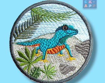 Lizard in the jungle – round patch in 2 sizes – optional as Velcro fastener – animal motif embroidery appliqué in desired colors