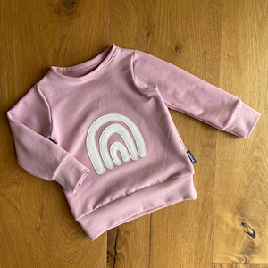 Felpa fatta di vecchio sudore rosa con patch arcobaleno, felpa ragazza, maglione rosa, arcobaleno, felpa, vestiti per bambini fatti a mano