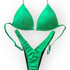 Grüner Basisanzug, Smaragd Fitness Bikini, Bikinianzug, Wettbewerb Bikini, Wellness Wettbewerb Bikini, NPC, IFBB, Posing Wettbewerb