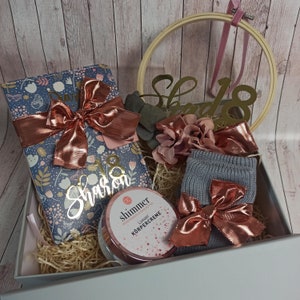 Geburtstagsgeschenk 18 Geburtstag Ostern Muttertag personalisiert/Frühlingspastelset Mädchengeschenk Zimmerdeko Blumenkranz Geburtstagsbox