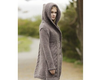 Handknit women's cardigan in wool with hood, knitted hoodie, wool women's cardigan, chunky jacket, cozy woman jacket.