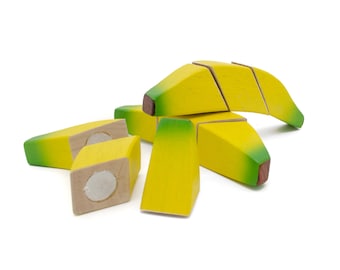 banane jaune pour couper des accessoires de magasin en bois