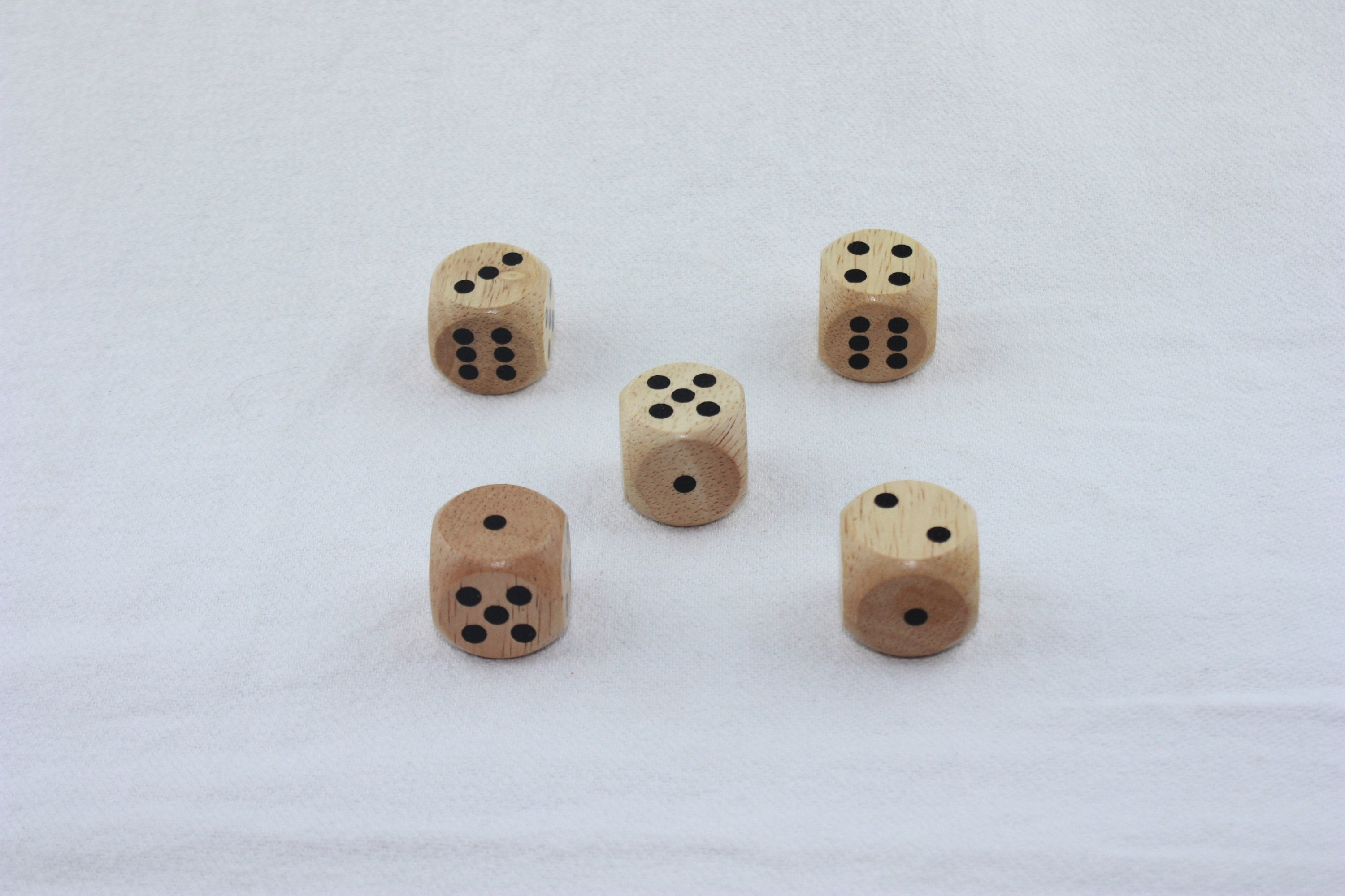 Jeu de dés - Bois naturel - 6 x 6 cm , créateur d'intérieur