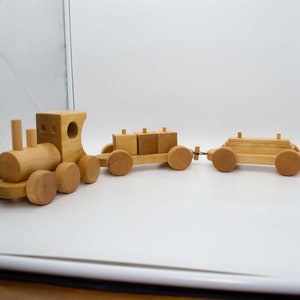 Wooden train with wooden sheet and cube trailer image 5