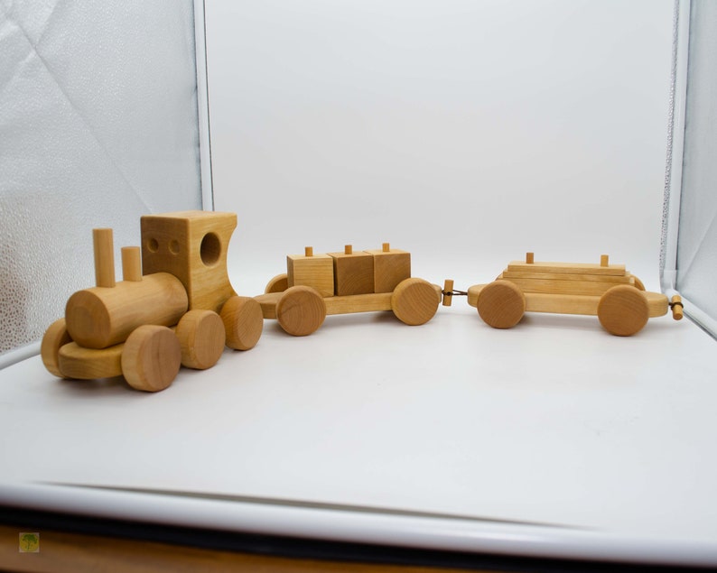 Wooden train with wooden sheet and cube trailer image 5