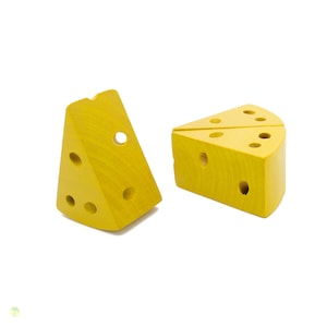 Wooden Play Food Swiss Cheese, Artisan Cheese, Miniature Food, Role Play Grocery Shop accessoires, Pretend Play Kitchen