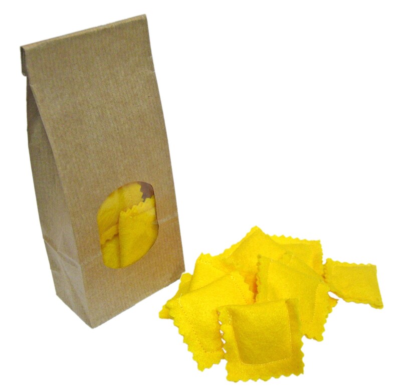 Felt Play Food Pasta Ravioli, yellow, Miniature Food, Role Play Grocery Shop accessoires, Pretend Play Kitchen image 2