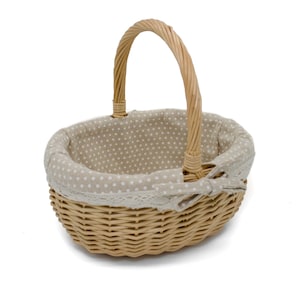 Shopping basket lined with fabric image 1