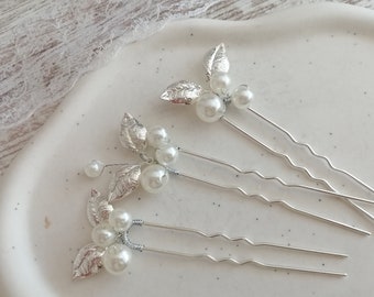 Bridal hair accessories set with 3 hairpins, wedding headpiece / bridal hair accessories in silver with leaf and pearls, hairpins updo