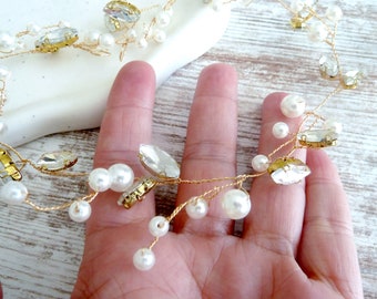 Bridal hair accessories with pearls zirconia in white / bridal hairstyle headpiece wedding / wedding hairband for bridal hairstyle, in gold hairpiece bride