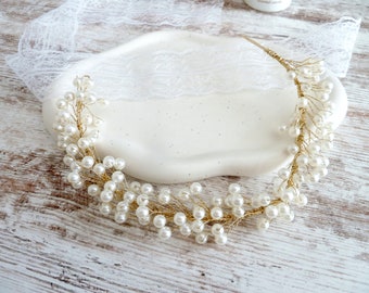 Bridal hair accessories pearl headpiece wedding / bridal hair accessories white pearls and gold.