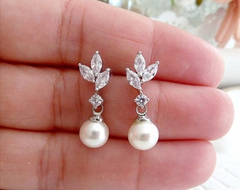 Pearl princess stud earrings, cubic zirconia, silver, bridal jewelry, bridal earrings, wedding, wedding jewelry, pearl earrings, bride, silver-plated, white