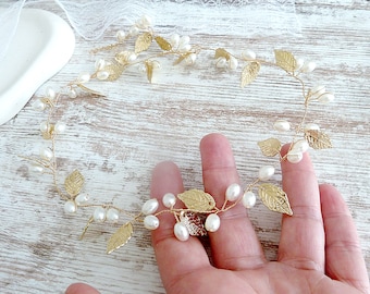 Bridal hair accessories with pearls and leaves in gold / bridal hair wreath for bridal hairstyle / pearl hairband with leaf / bridal hair crown /
