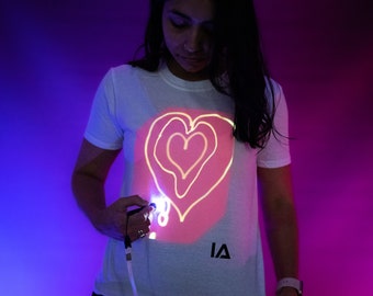 Interactief Glow In The Dark T-shirt voor kinderen in wit en roze gloed