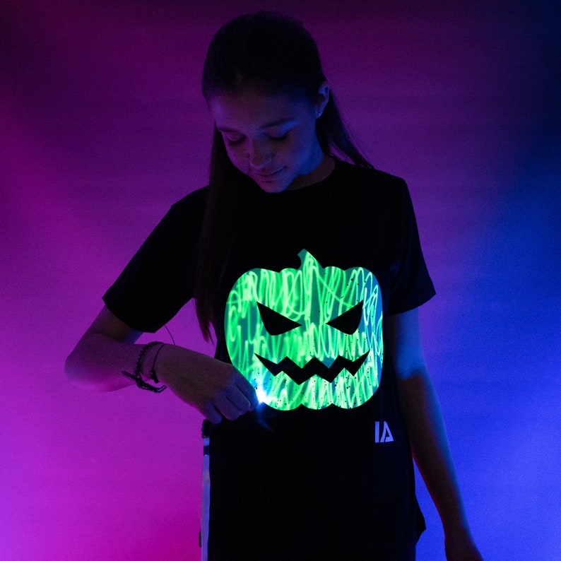 Kinder Jack O Laterne Interactive Glow T-shirt Halloween Bild 3