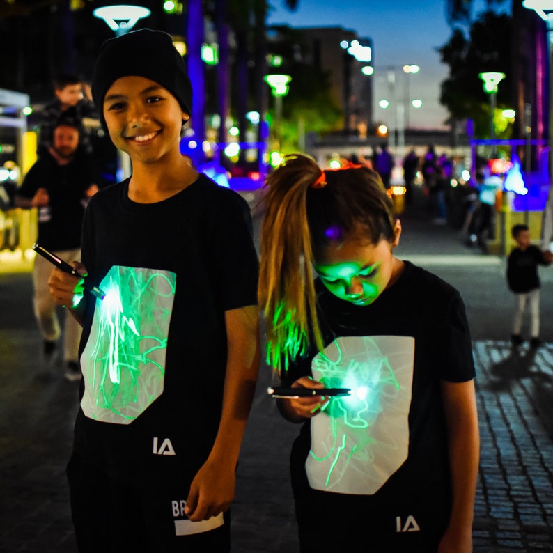 Verlichte kleding Interactief Green Glow T-shirt voor kinderen in zwart/groen Glow afbeelding 3