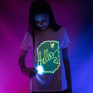 Children&#39;s Interactive Glow in the Dark T-shirt In Pink / Green Glow
