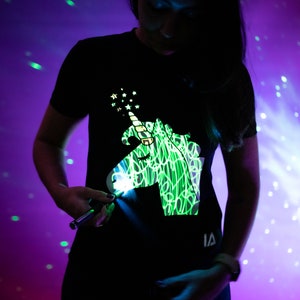 Unicorn Interactive Green Glow T-shirt In Black image 3