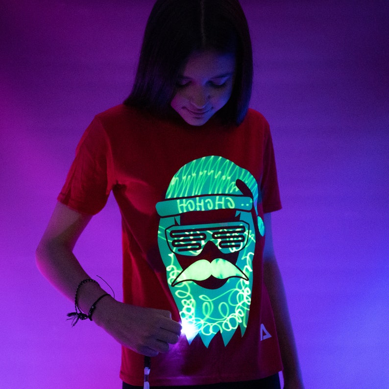 Cool Santa Interactive Glow In The Dark T-Shirt Christmas Edition zdjęcie 3