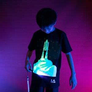 Illuminated Apparel Childrens Interactive Glow T-shirt Rocket Blast Off image 3