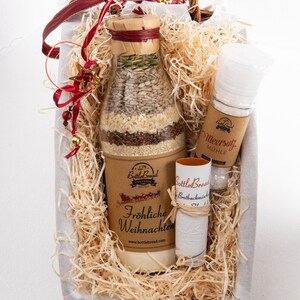 Bottlebread Geschenkkorb mit Salzmühle personalisierbares Etikett Bild 9
