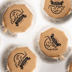 Bottlebread Geschenkkorb mit Salzmühle personalisierbares Etikett Bild 4