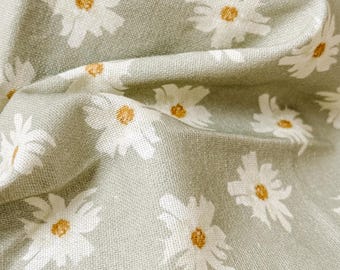 Tea Towel 100% Cotton - Daisies Kitchen Hand Towel - Pretty Hand Painted Floral Textile - Gift for Mom and Grandma - Cloth Napkin