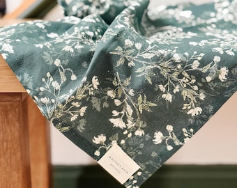 Tea Towel 100% Cotton - Kitchen Hand Towel - Watercolor Flowers and Leaves Botanical Dark Background Textile - Gift for Mom and Grandma