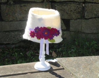 Flower table lamp, felt lamp, table lamp, flower lamp, fairy tale lamp, Waldorf, felt, seasonal table