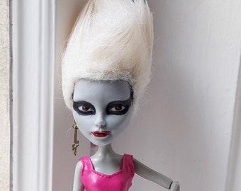 Monster High Repaint Doll "Tribute to Jordan" - Style Punk London '77.