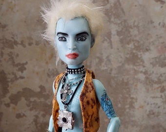 Monster High Repaint Doll "Billy" inspiriert von Billy Idol, 80er Punk