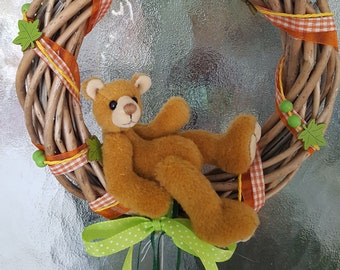 Door wreath bear