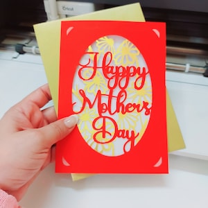 Archivos SVG Feliz Día de la Madre Tarjeta Daisy Flores Cricut Cut File Plantilla carpeta Tarjeta regalo para mamá diy Silhouette Cameo Laser Cut Layered svg