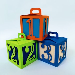 10 plików SVG do cięcia Szablon pudełka na prezenty z liczbami od 0 do 9 Cricut Silhouette Cameo Wycinane laserowo 3D pliki SVG Pudełko na prezent urodzinowy na zamówienie