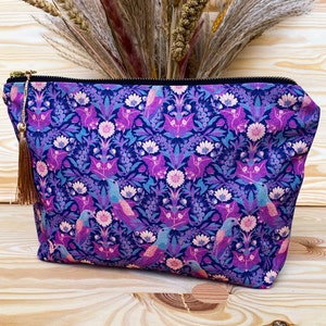 Kolibri Garten Kulturtasche, Wasserdichte Futter Kosmetiktasche, Illustrierte Reisetasche, Floral Reißverschluss Beutel, Leichte Kosmetiktasche Bild 3