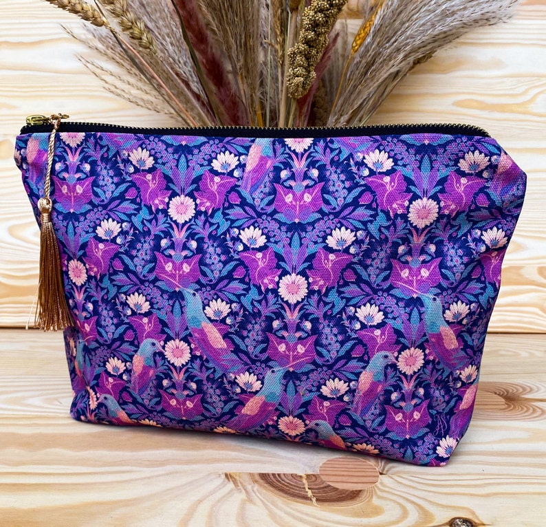 Kolibri Garten Kulturtasche, Wasserdichte Futter Kosmetiktasche, Illustrierte Reisetasche, Floral Reißverschluss Beutel, Leichte Kosmetiktasche Bild 3