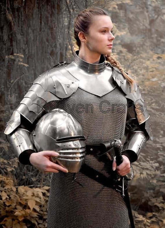 medieval plate armor shoulder