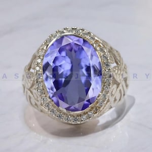 Beautiful Tanzanite Ring, Stunning Blue Gemstone Jewelry for Engagements, Weddings, and Anniversaries Vintage-Inspired Tanzanite Ring
