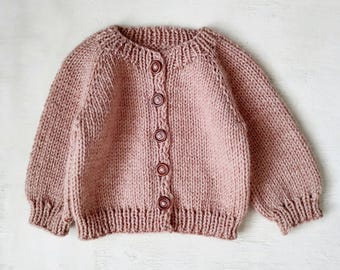 Knitting Pattern - The Poppy Baby Cardigan (top-down). Sizes: 0-3 (3-6) 6-12 (12-24) months. Download PDF in English